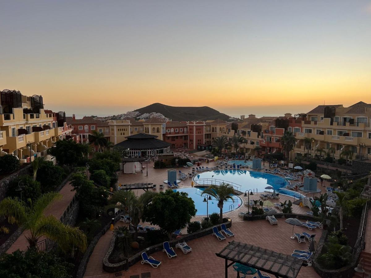 Sunset & Heated Pool Apartment Los Cristianos (Tenerife)